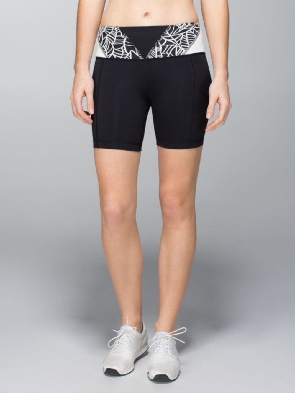 Lululemon Run Dart & Dash Black Bike Shorts 6 Contrast Quilt Waistband Hiking